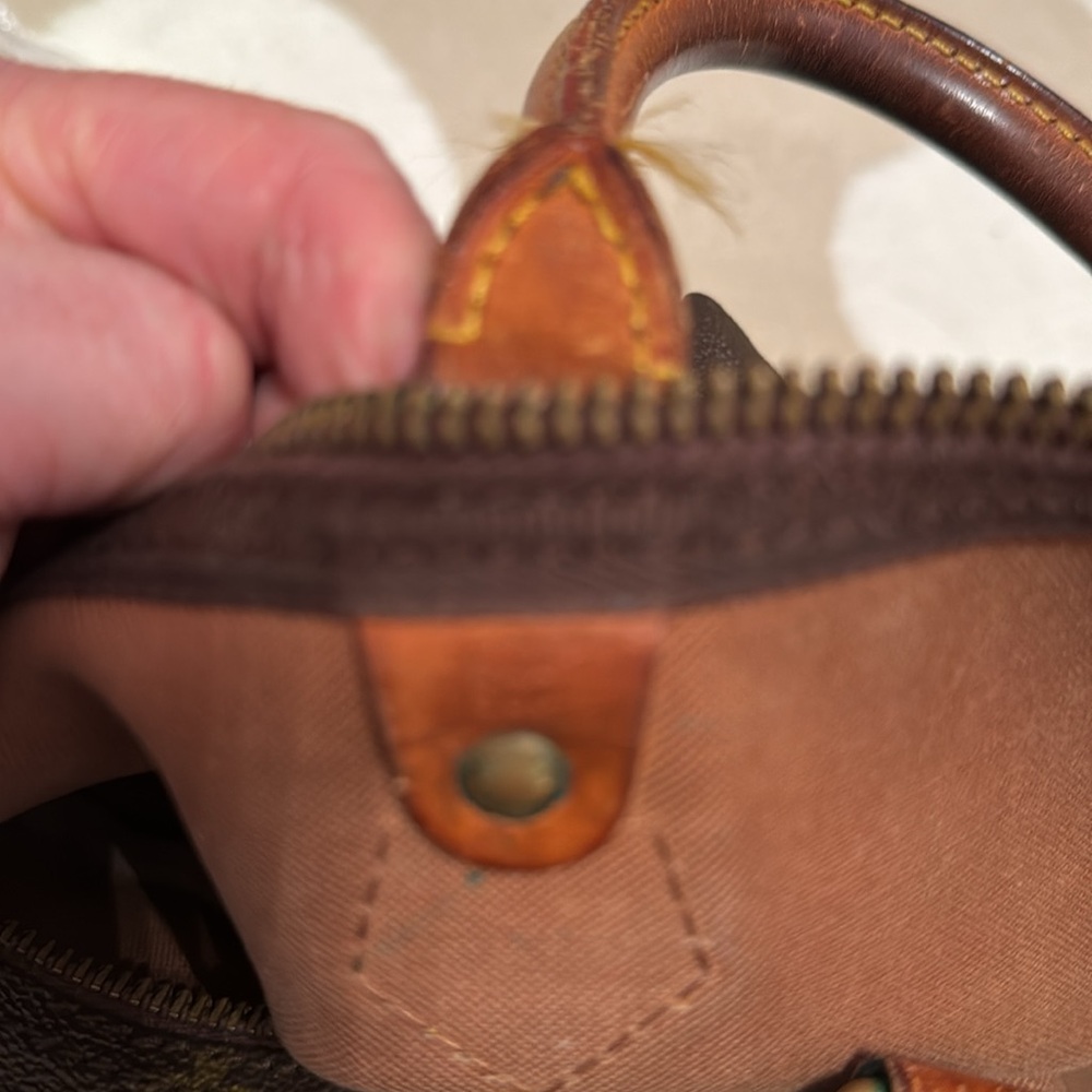 $3000 LV Bag AV Show - Picture 8 of 9